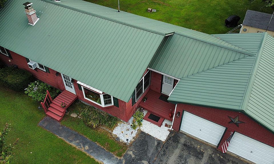 2nd image of 352 Main St