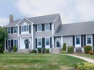 29 Clover Cir, Reading, MA 01867