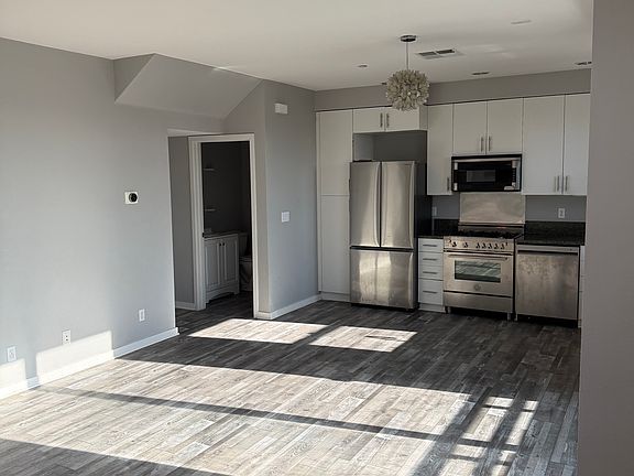 3rd image of 1066 41st Ave Unit C202