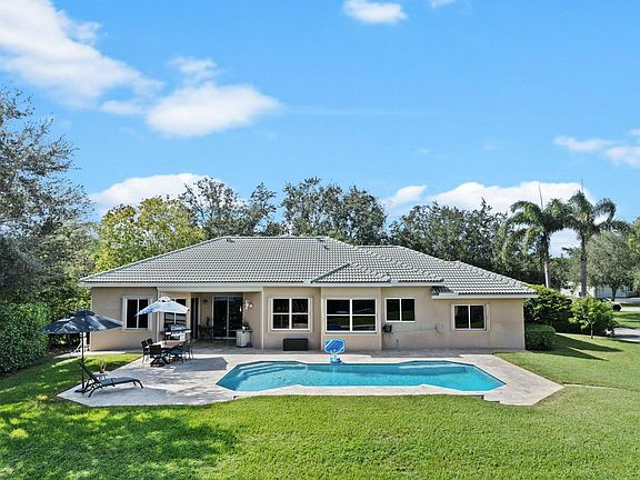4th image of 5720 SW 199th Avenue