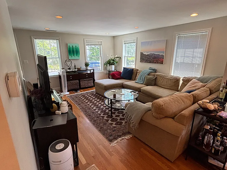 453 Windsor St #1 — Photo 7