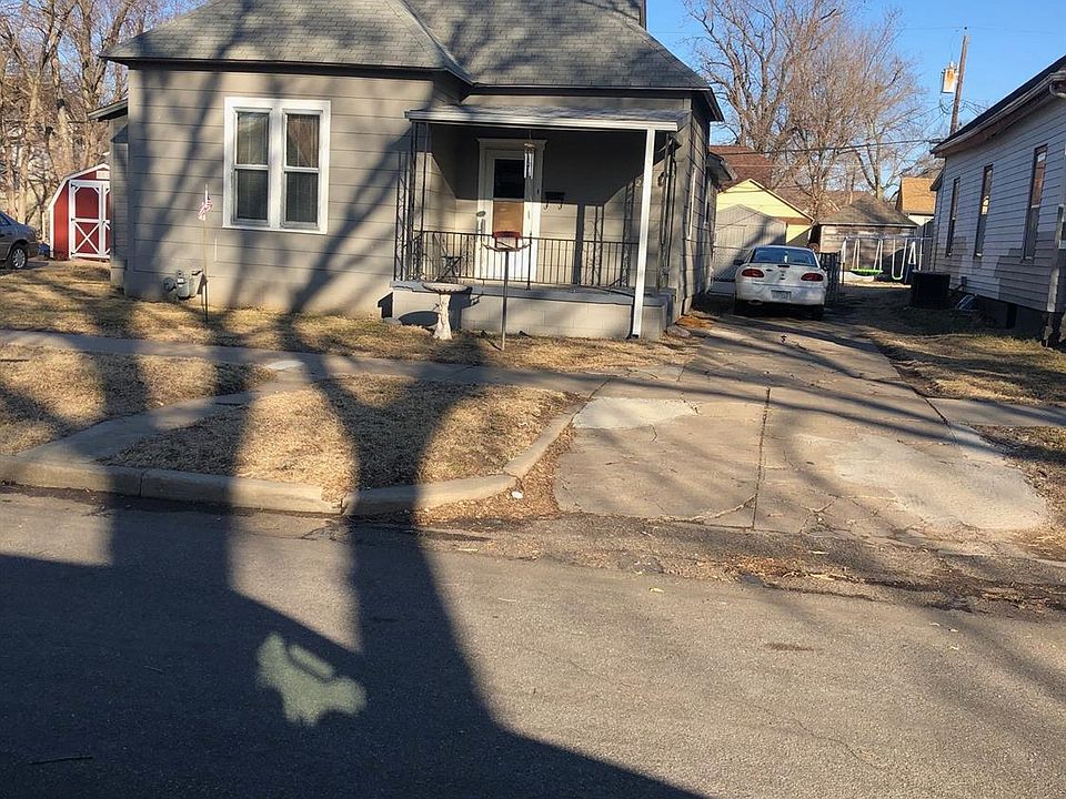1st image of 219 S 11th St