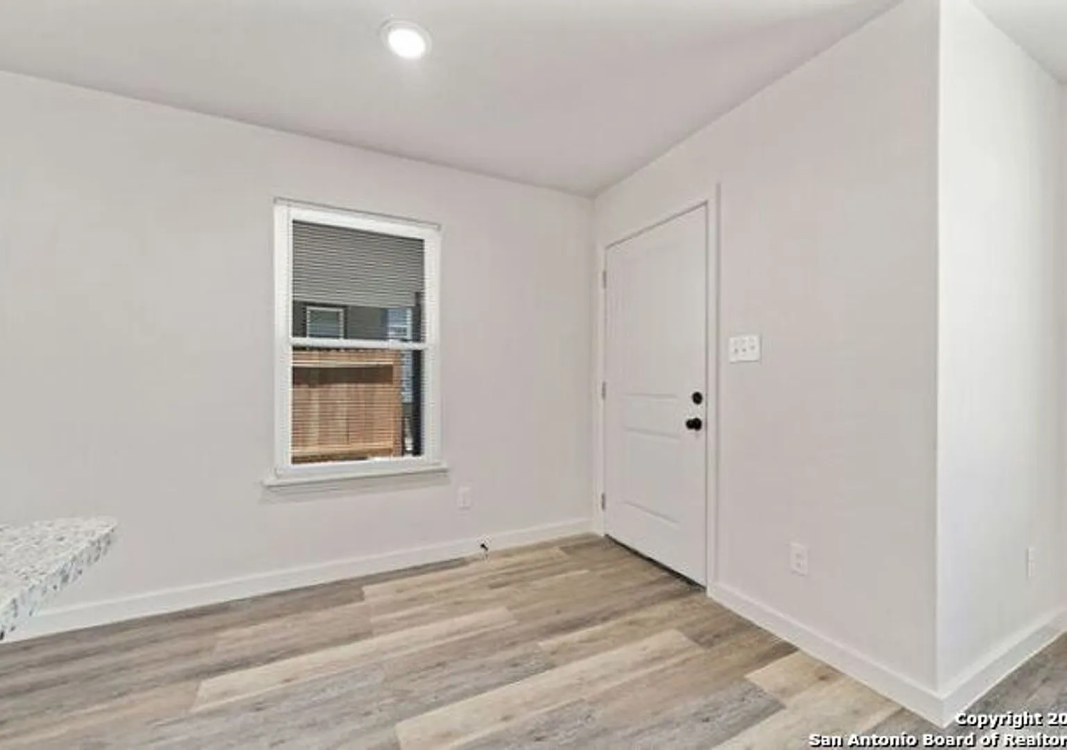 3 Bedroom/2.5 Bath-E Houston So to Hedgessa — Photo 4