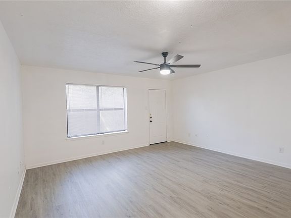 2nd image of 1902 Barak Ln #6