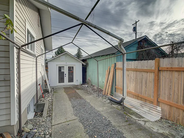 2125 Cedar St #2 — Photo 32