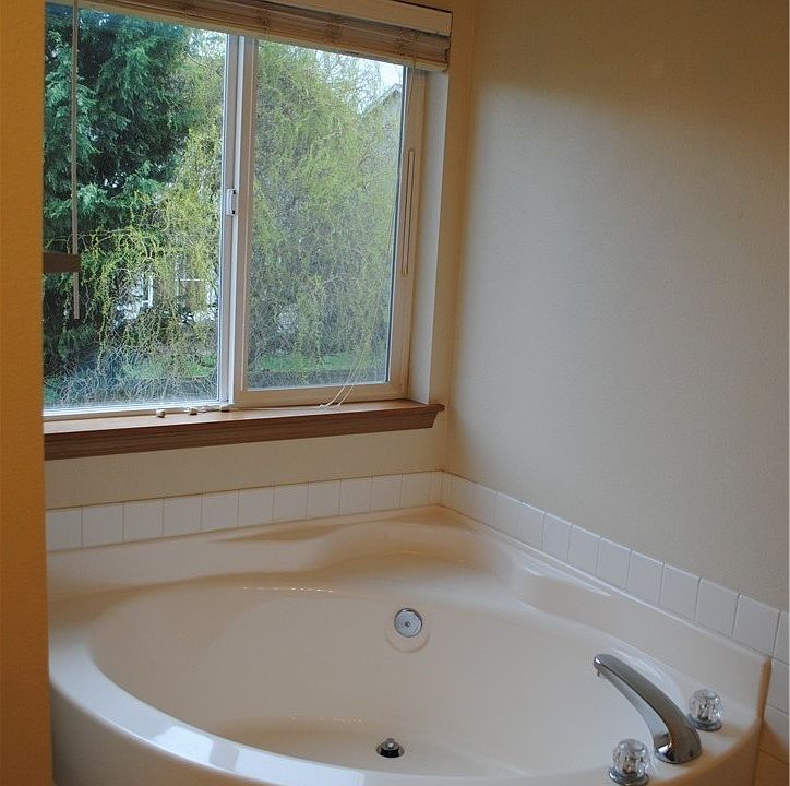 2nd image of 18929 89th Ave E