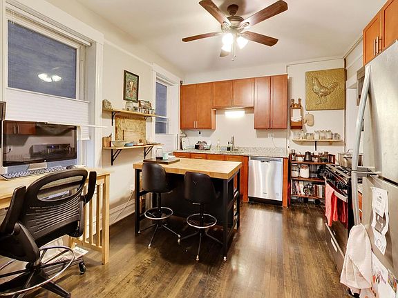 4th image of 2245 W Shakespeare Ave