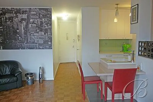 Rented by Bellmarc Realty | media 1