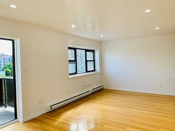 4th image of 12-10 Astoria Park S #5F