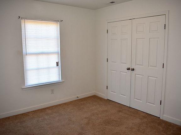 5th image of 208 Mary High Dr