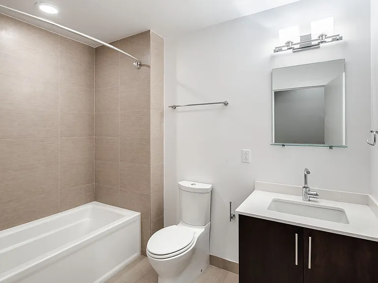 832 N 3rd St #6 — Photo 6