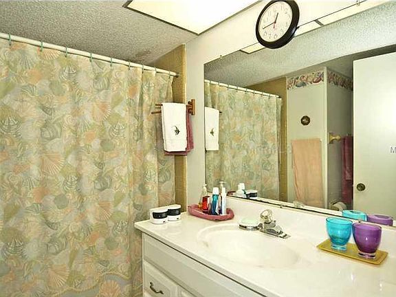 4th image of 1100 E Bay Dr APT 52