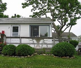 5th image of 75 E Lake Dr