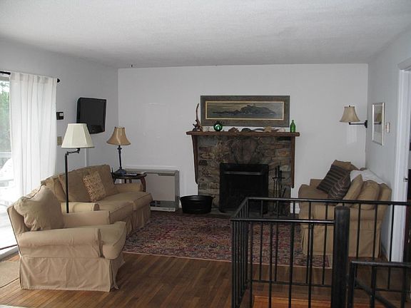5th image of 23 Rockwood Ln