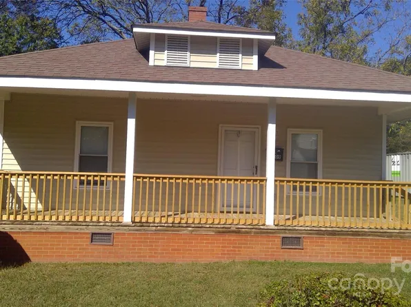 5909 Maple St, Charlotte, NC 28269