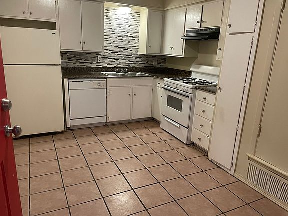 3rd image of 2415-2417 Charlotte St #207