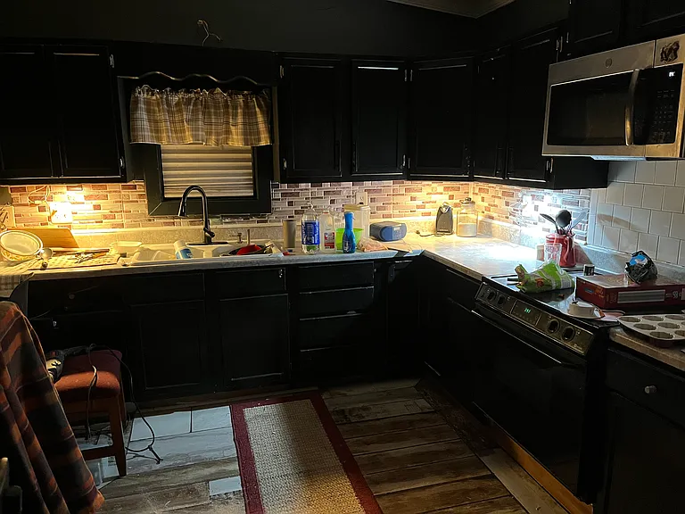 1240 Campbell Rd — Photo 3
