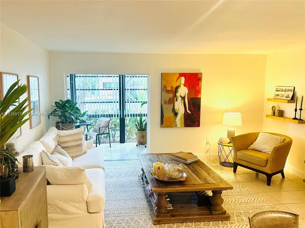 917 NE 199th St APT 104, Miami, FL 33179
