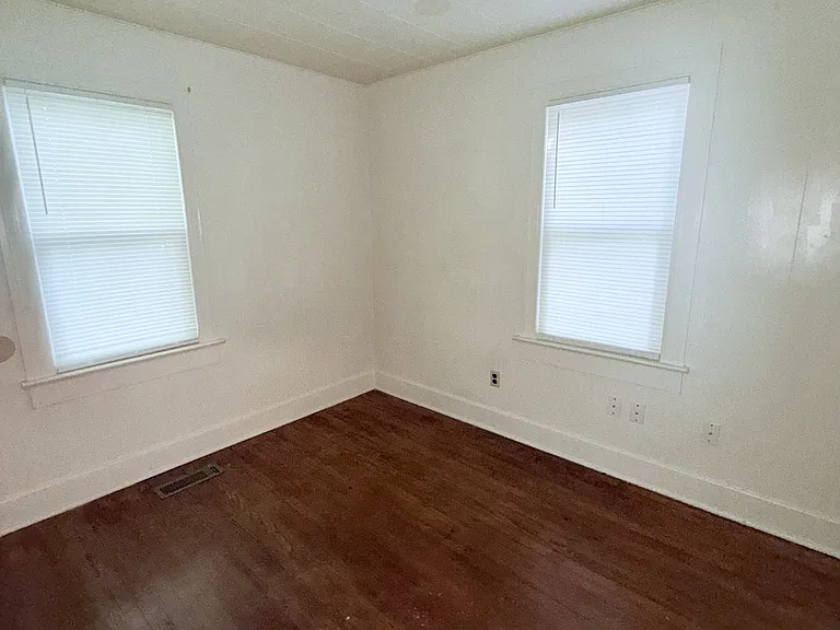 6793 Edwards Ave — Photo 9