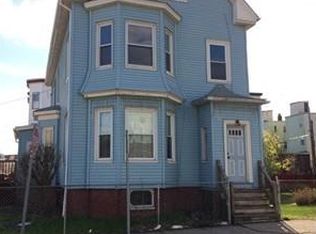 87 Parker St, Chelsea, MA 02150