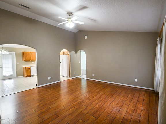 3rd image of 2335 Maryland Ave