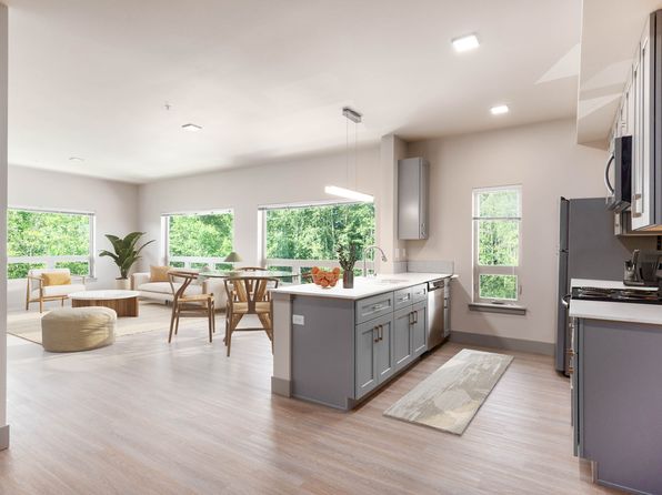 525 Darby Dr UNIT 303