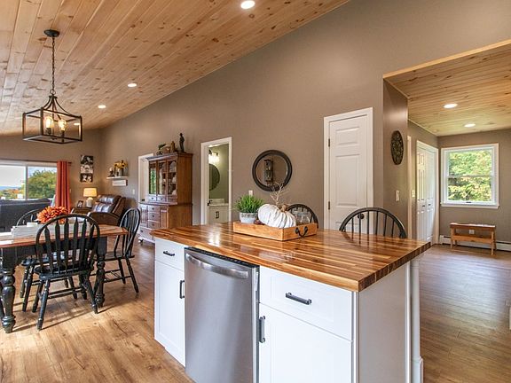 5th image of 106 Sunset Terrace