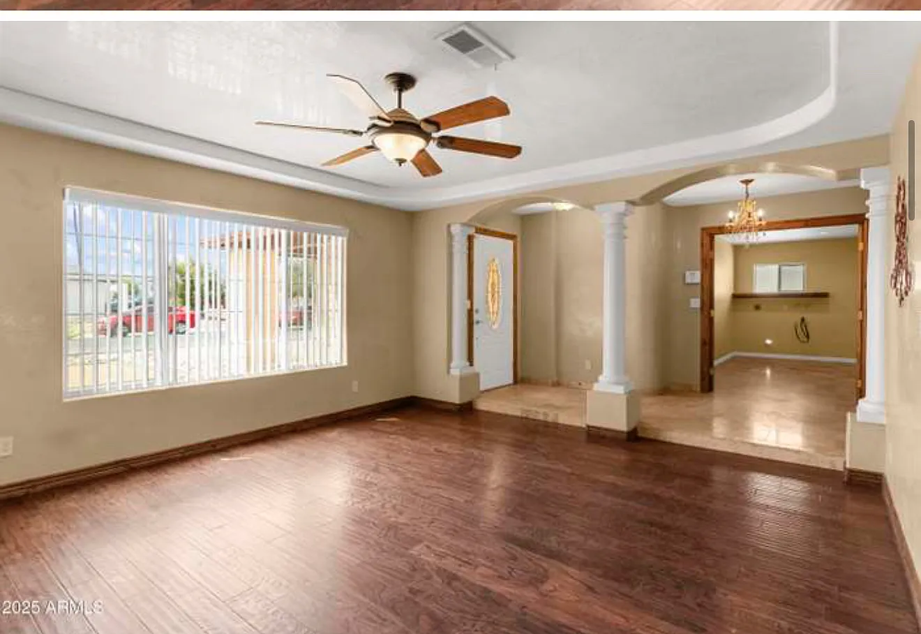 3 bed, 1972 sqft, $2,300 — Photo 3