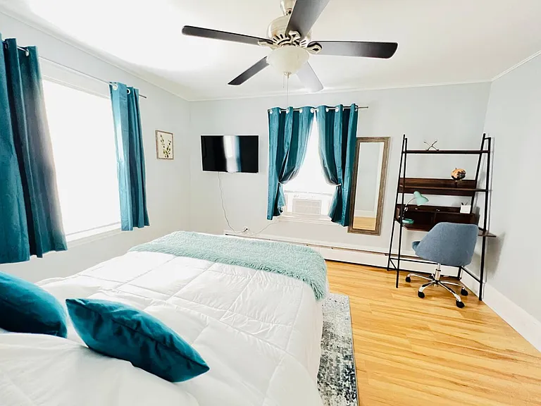 6 Sheltra Ave — Photo 2