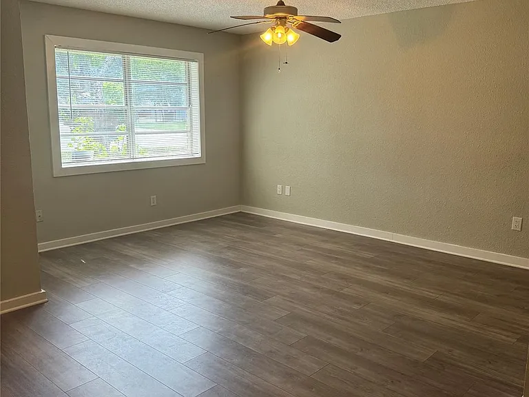 1319 Lyric Ln — Photo 5