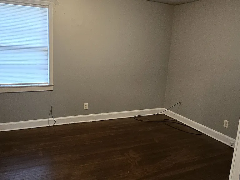 3077 Chisca Ave — Photo 7