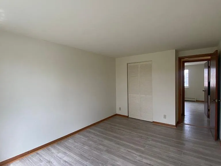 25 Logan Ave #4 — Photo 9