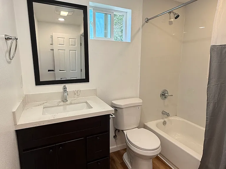 8004 Towne Ave — Photo 3