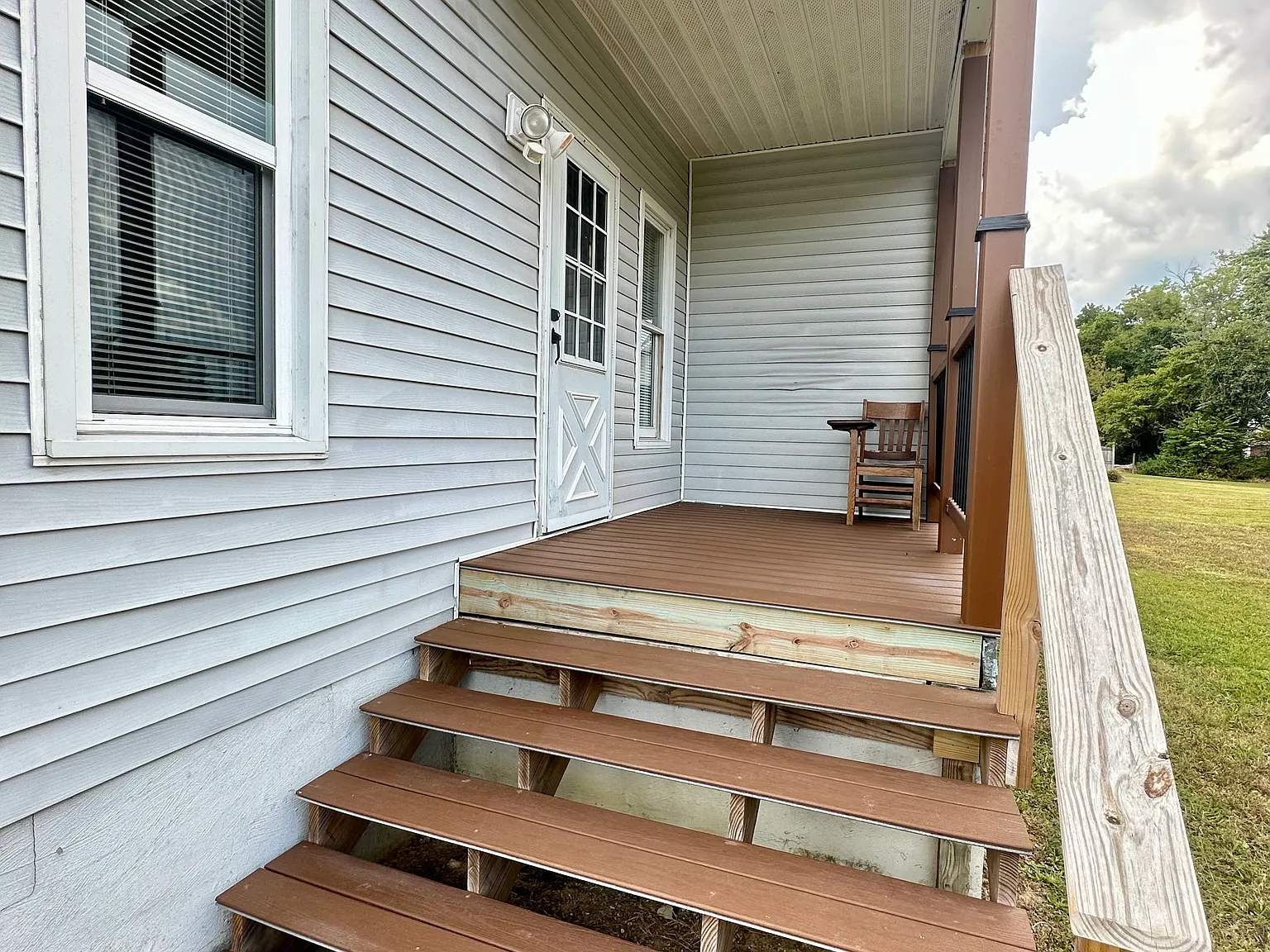 3 bed, 1288 sqft, $1,975 — Photo 2