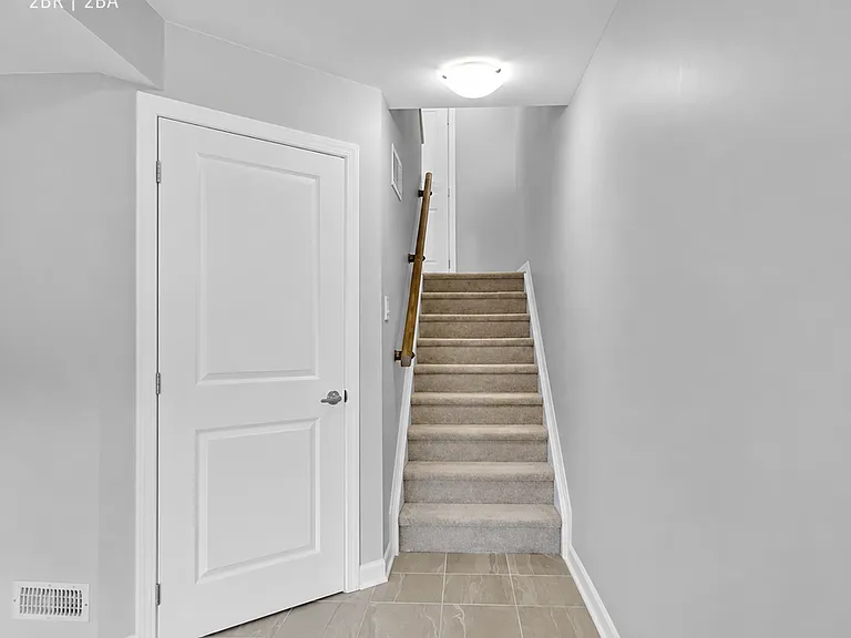 44 Teelin Cir #1 — Photo 4