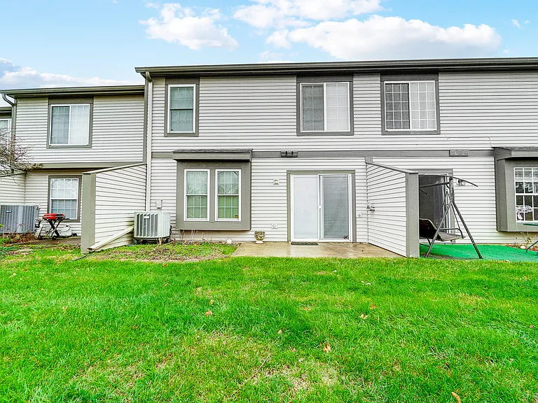 1804 Cliffview Ln — Photo 39