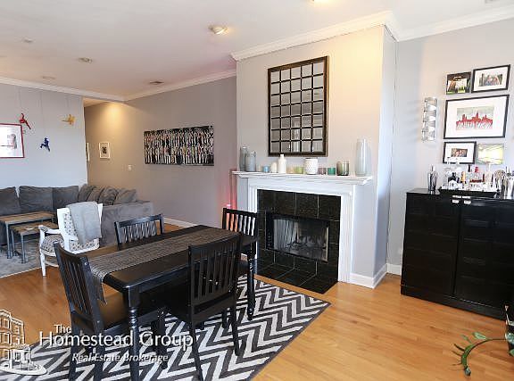 4th image of 3711 N Southport Ave