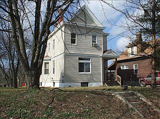 2nd image of 2527 Bartlett St
