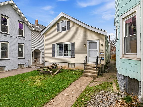 2nd image of 647 Prospect Ave #1