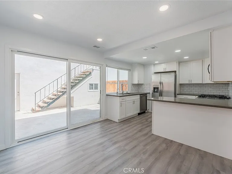 10062 Ellis Ave — Photo 11