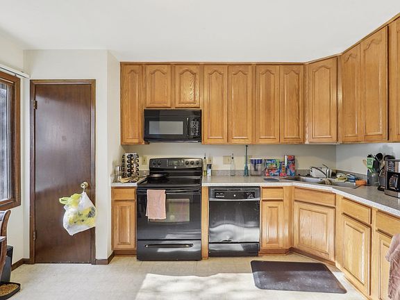 4th image of 121 S Lakewood Gdns