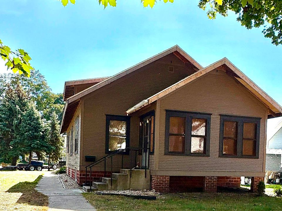 1st image of 608 E North St