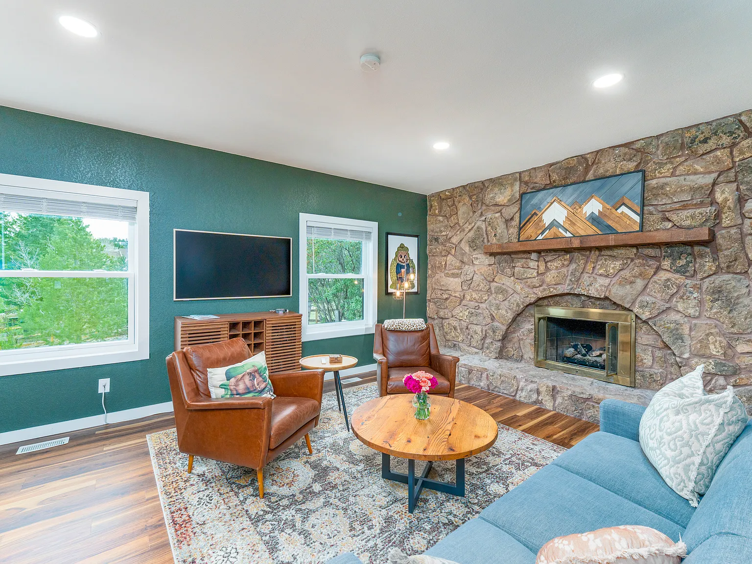 5 bed, 3743 sqft, $3,500 — Photo 4