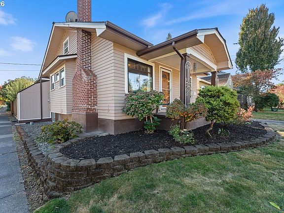 3rd image of 2956 NE 34th Ave