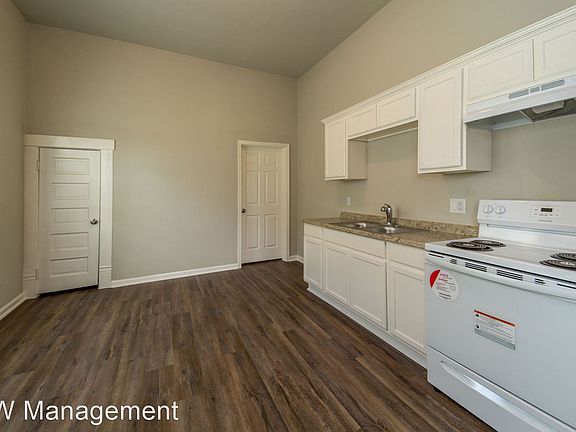 5th image of 1445A Magnolia Ave