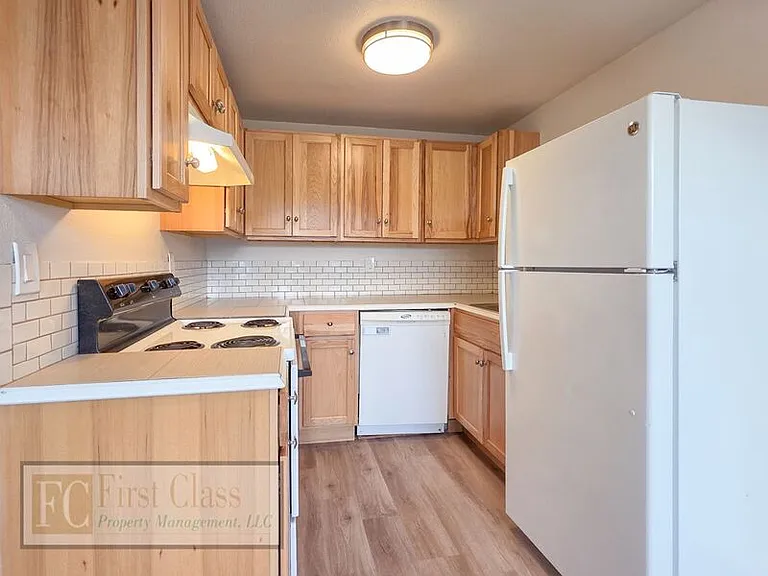 12345 SW Hall Blvd #30 — Photo 9