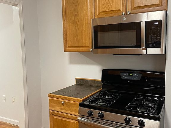 3rd image of 4221 Baudin St #3