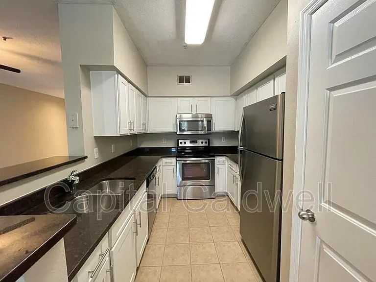 2010 E Palm Ave #15206-Y15206 — Photo 3