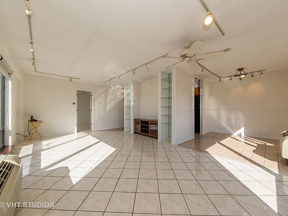 4th image of 1143 S Plymouth Ct APT 607