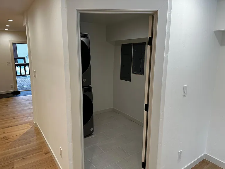 225 Eagle Dr #9C — Photo 6
